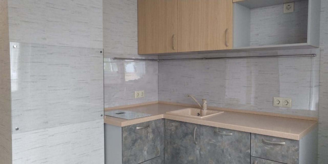 Прозрачный фартук для кухни из монолитного поликарбоната 840*2450*3 мм Прозрачный фартук для кухни из монолитного поликарбоната 840*2450*3 мм